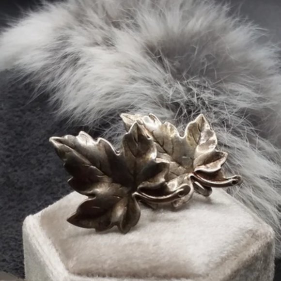 ANTIQUE Scottish Earrings | Collector's | Leaf - Screw Back | Sterling Silver - Picture 1 of 5